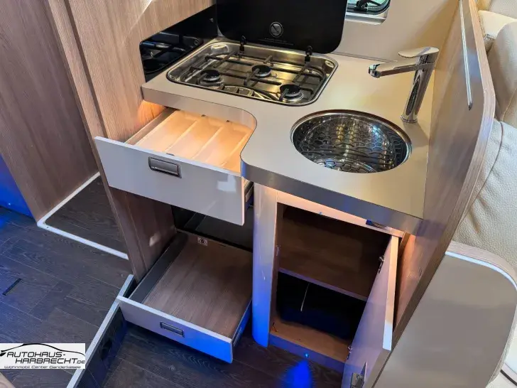 Fahrzeugbild Laika Kosmo 909-Aut-Solar-Luftfeder.-Backofen-Ahk #29