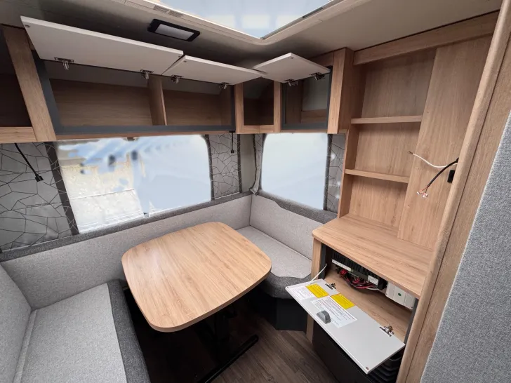 Fahrzeugbild Knaus Sport 460 EU *Glattblech*Rollbett* #9