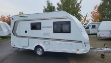 Schräg Vorne Weinsberg CaraOne 420 QD 3 x Pakete Auf. 1350 kg