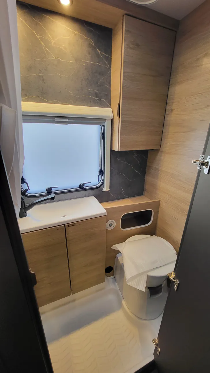 Toilette Weinsberg CaraOne 420 QD 3 x Pakete Auf. 1350 kg