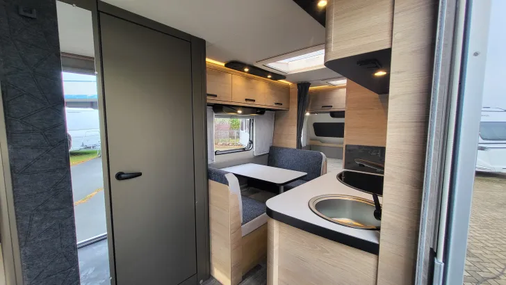 Fahrerhaus Weinsberg CaraOne 480 QDK