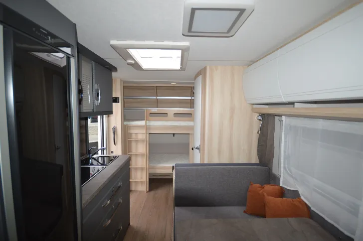 Fahrzeugbild Hobby De Luxe 490 KMF Für die Familie*1,8 to. #10