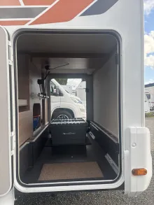 Fahrzeugbild Weinsberg CaraCompact EDITION PEPPER 640 MEG el. Stufe, Premiumtür #9