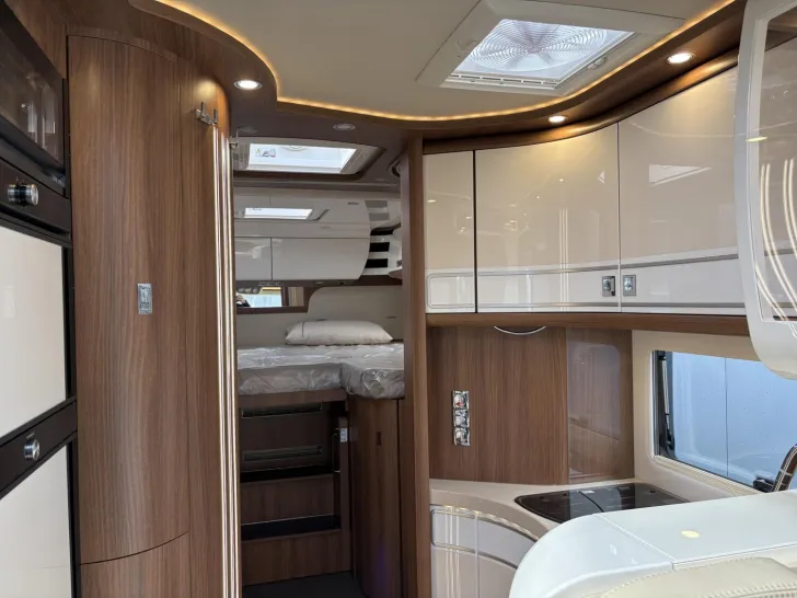 Fahrzeugbild Carthago chic e-line I 50 LE aus Vermietflotte #11