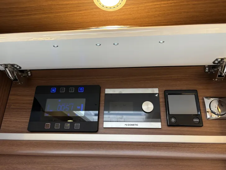 Fahrzeugbild Carthago chic e-line I 50 LE aus Vermietflotte #19