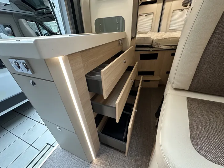 Fahrzeugbild Eura Mobil Van 595 HB Mondial-, Prestige Paket Sitzheizung #10
