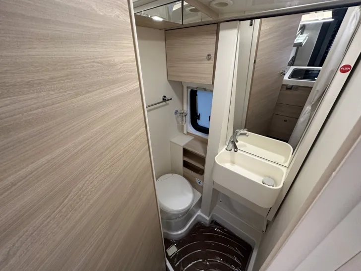 Fahrzeugbild Eura Mobil Van 595 HB Mondial-, Prestige Paket Sitzheizung #12