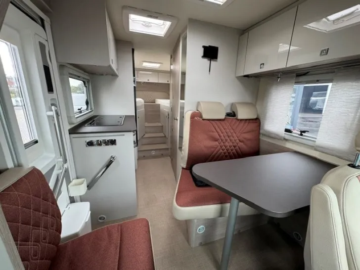 Fahrzeugbild Bürstner Lineo T 690 G 130 PS - 14.000 Km #9