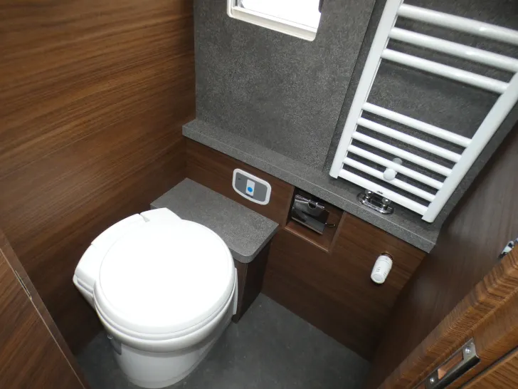 Fahrzeugbild Carthago chic c-line I 5.9 XL LE #19