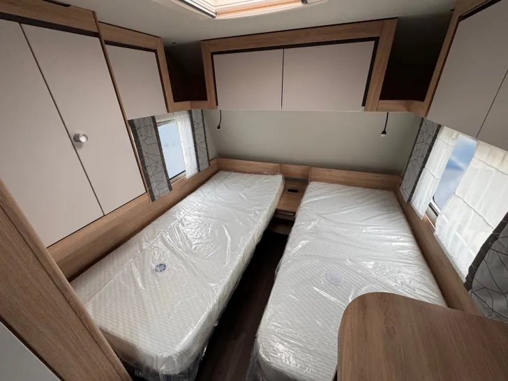 Fahrzeugbild Knaus Sport 460 EU *Glattblech*Rollbett* #12