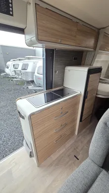 Fahrzeugbild Hymer Camper Van Yellowstone Lifepo Dieselheizung Solar #6