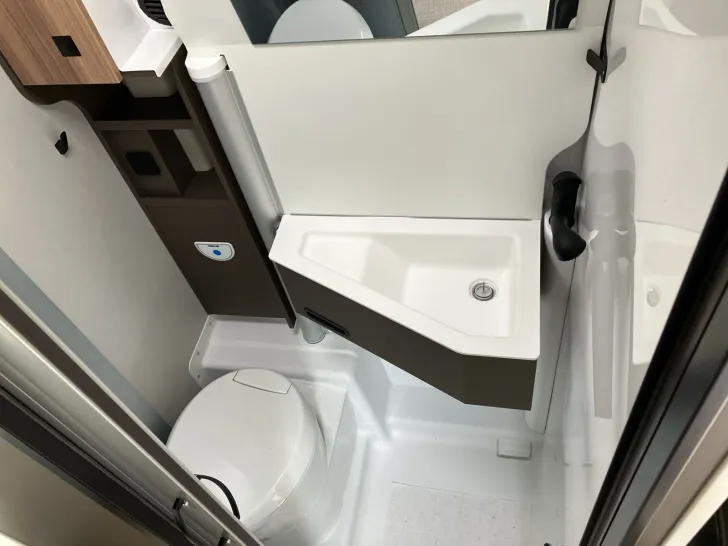 Fahrzeugbild Bürstner B66 640 C MARKISE+KAMERA+AUTOMATIK #24