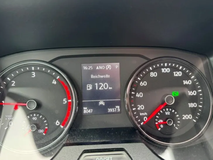Fahrzeugbild Knaus Van TI 640 MEG VANSATION 177 PS Automatik - 9.000 Km #6