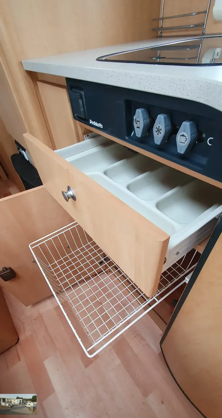 Fahrzeugbild Dethleffs Camper 540 SK Nr. 102 -Etagenb., franz. Bett #16