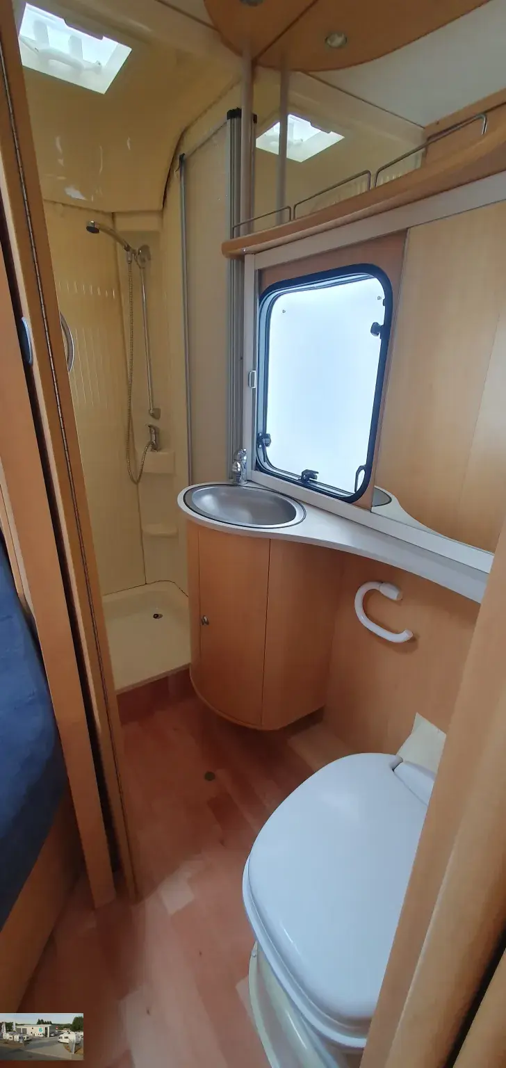 Fahrzeugbild Dethleffs Camper 540 SK Nr. 102 -Etagenb., franz. Bett #22
