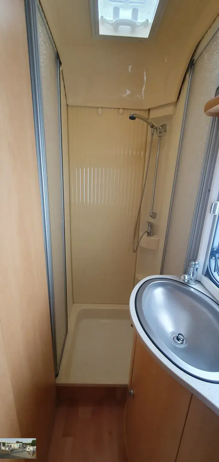 Fahrzeugbild Dethleffs Camper 540 SK Nr. 102 -Etagenb., franz. Bett #27