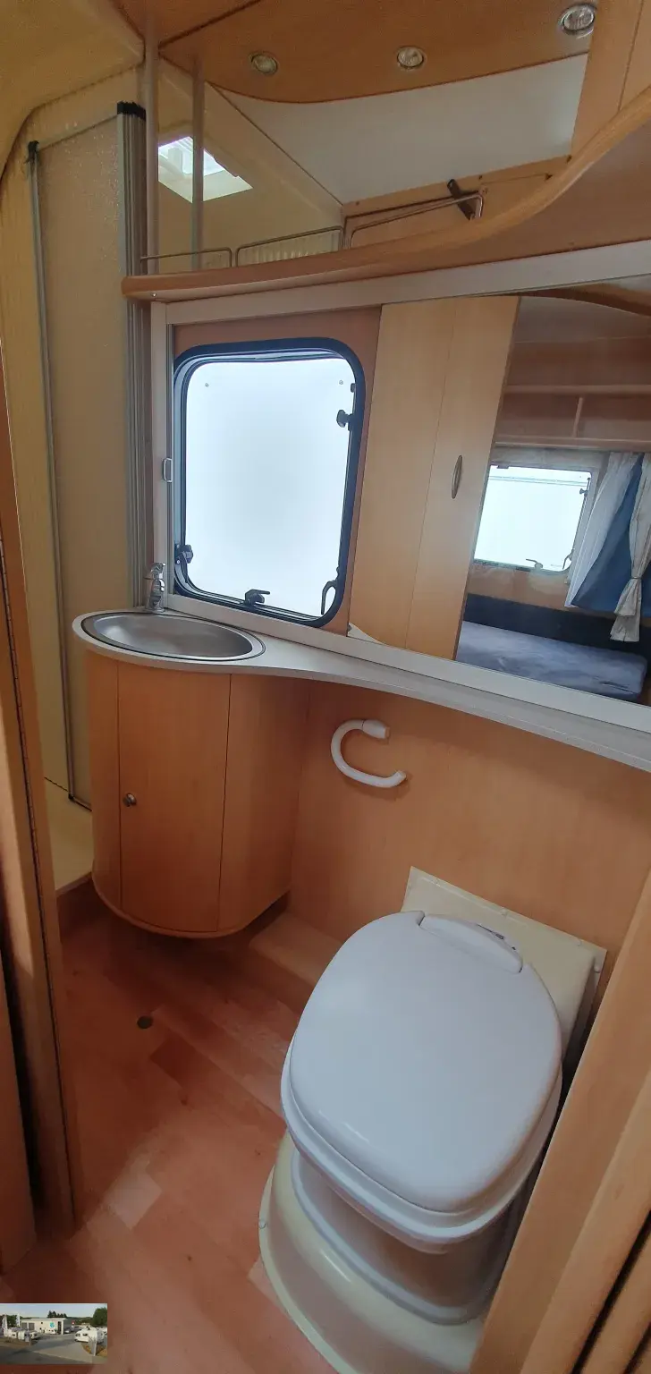 Fahrzeugbild Dethleffs Camper 540 SK Nr. 102 -Etagenb., franz. Bett #28