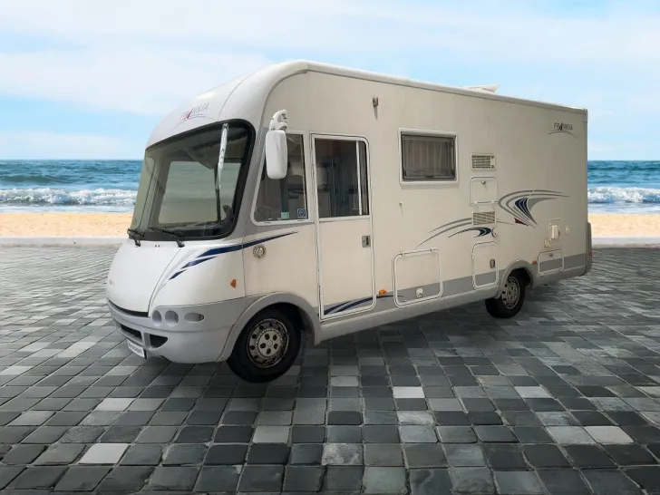 Fahrzeugbild Frankia Holiday Class I 680 / Hubbett / 2x Klima #3