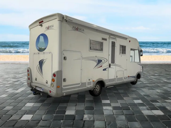 Fahrzeugbild Frankia Holiday Class I 680 / Hubbett / 2x Klima #5