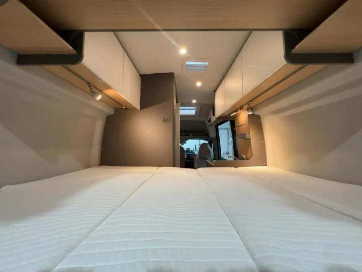Fahrzeugbild LMC Innovan 590 / Euro 6/Navi/ Solar/Festbett #13