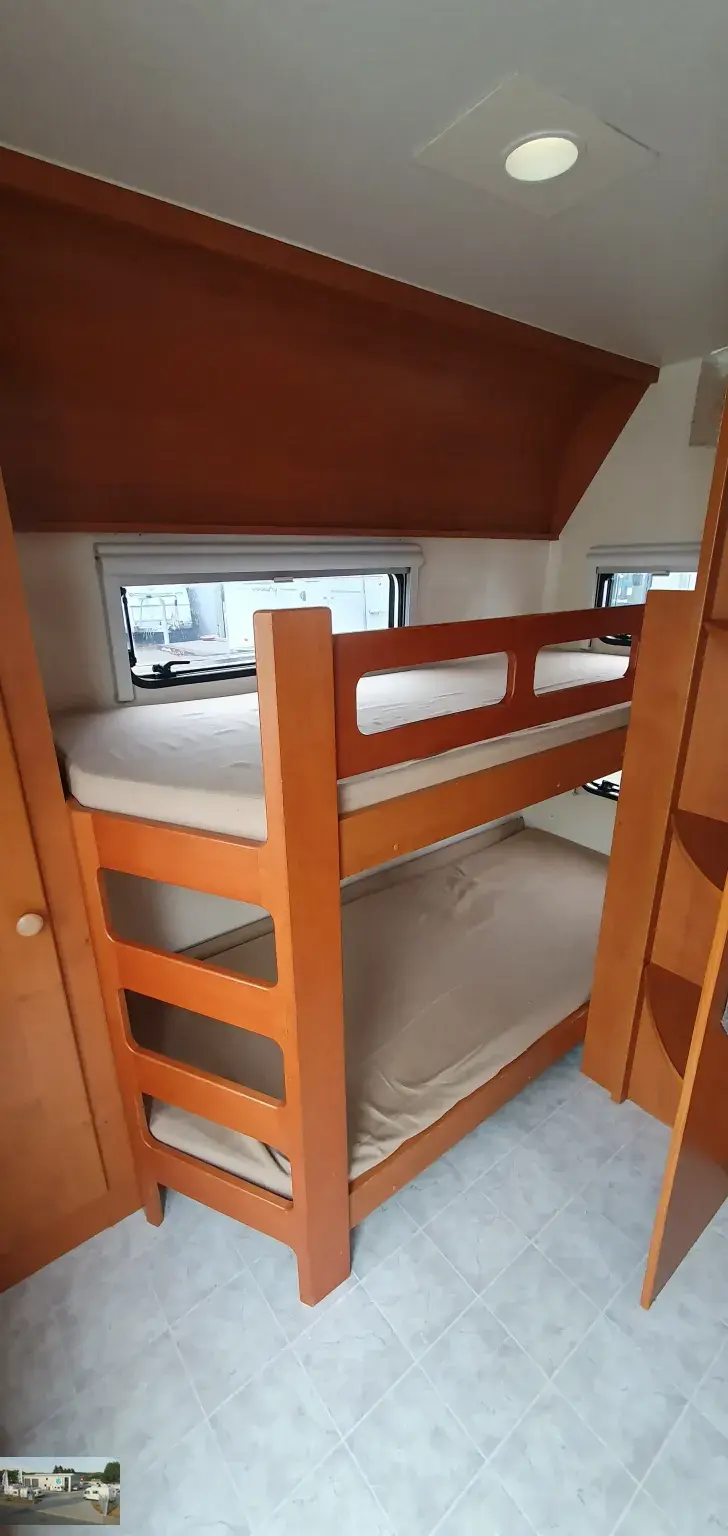 Fahrzeugbild Hobby Excellent 550 TKM Nr. 104 - Etagenb., Doppelbett #7