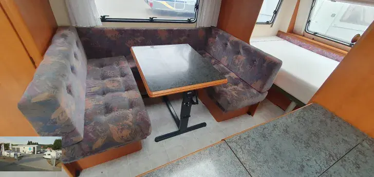 Fahrzeugbild Hobby Excellent 550 TKM Nr. 104 - Etagenb., Doppelbett #10