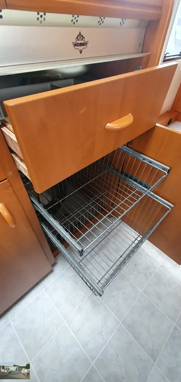 Fahrzeugbild Hobby Excellent 550 TKM Nr. 104 - Etagenb., Doppelbett #16