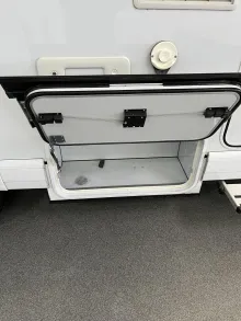 Fahrzeugbild Malibu I 440 LE #10