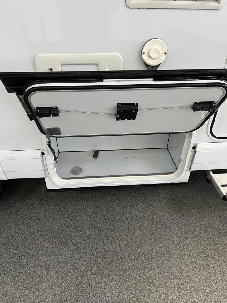 Fahrzeugbild Malibu I 440 LE #10