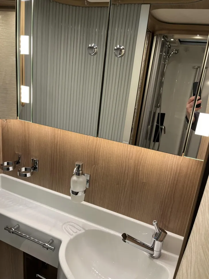 Fahrzeugbild Malibu I 440 LE #17