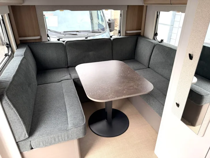 Fahrzeugbild Bürstner B66 520 TL Plus #9