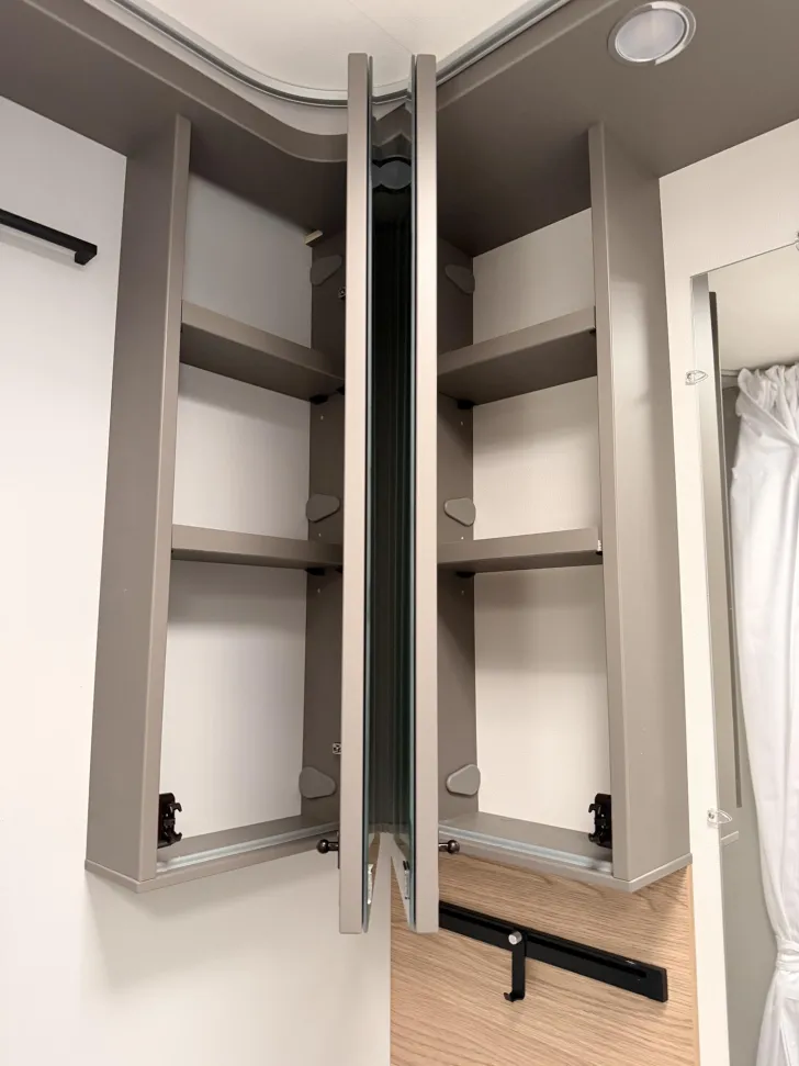 Fahrzeugbild Bürstner B66 520 TL Plus #22