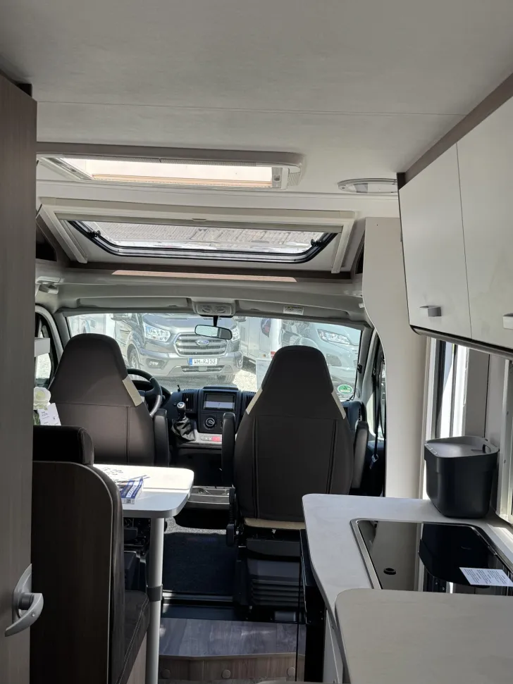Fahrzeugbild Carado V 337 Pro Neuwertig erst 11.020 KIlometer #14