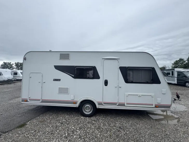 Fahrzeugbild Bürstner Premio 495 TK Stockbett/franz.Bett #2