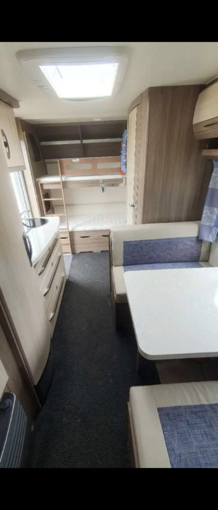 Fahrzeugbild Hobby DE LUXE EDITION 490 KMF Mover + Dachklima #3
