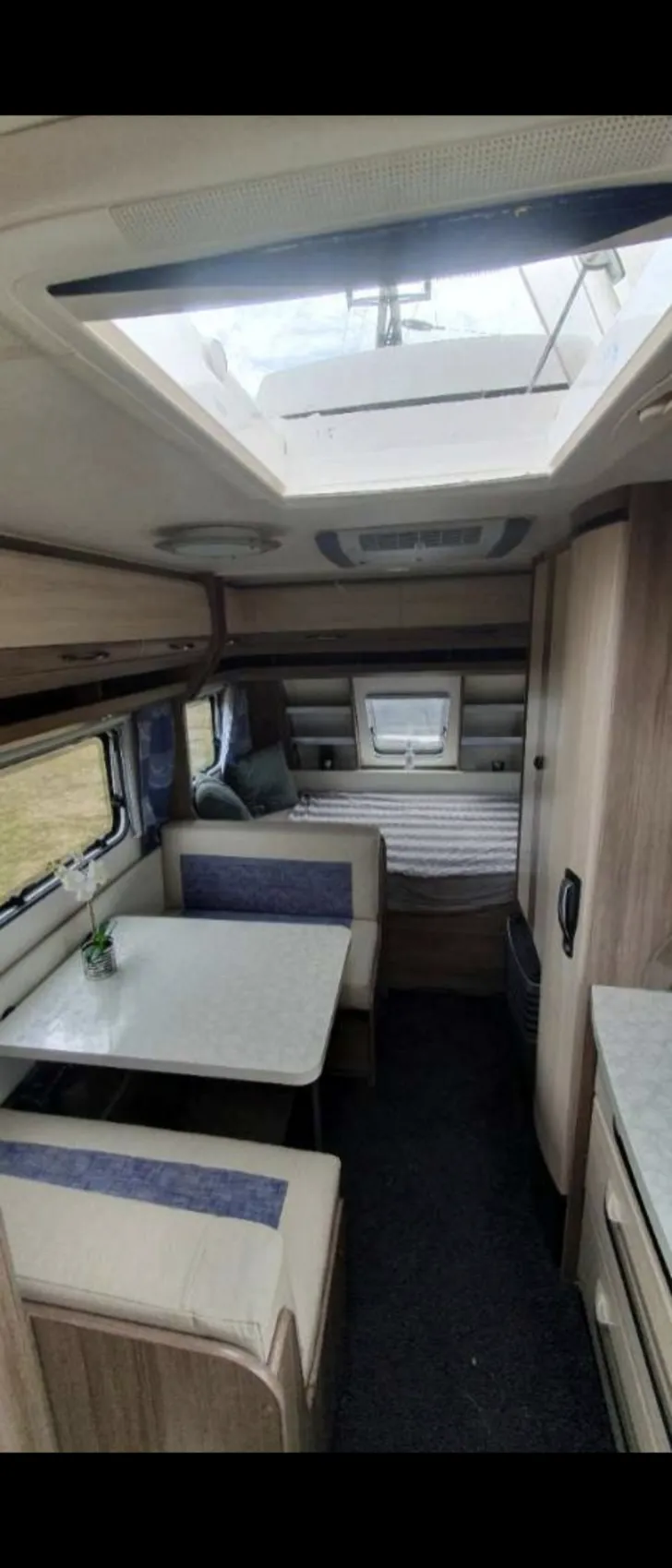 Fahrzeugbild Hobby DE LUXE EDITION 490 KMF Mover + Dachklima #4