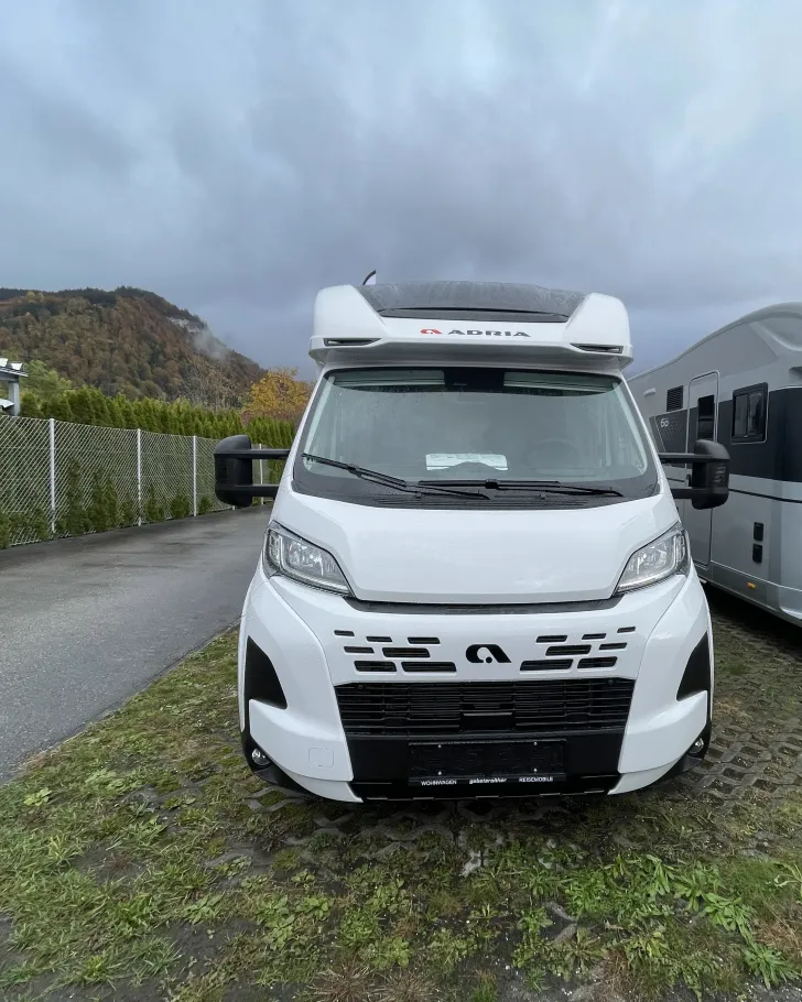 Fahrzeugbild Adria Matrix Axess 650 SL -Abverkaufstück mit Hubbett #5