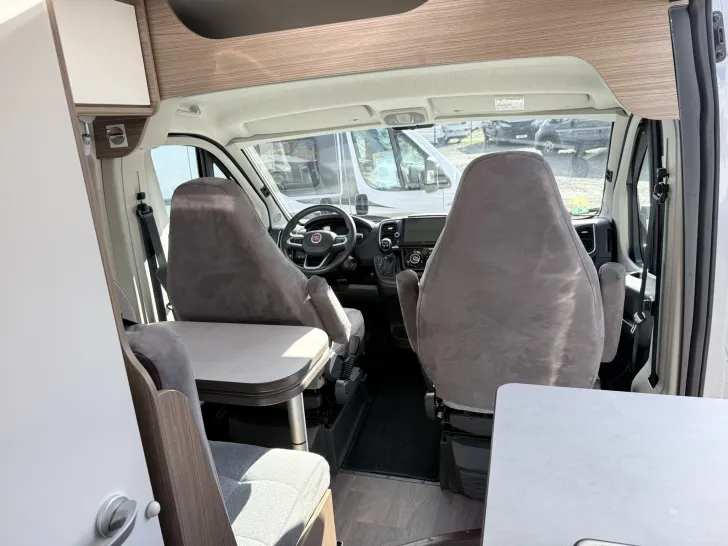 Fahrzeugbild Carado CV 540 EDITION15 - Automatik, AHK uvm. - #7