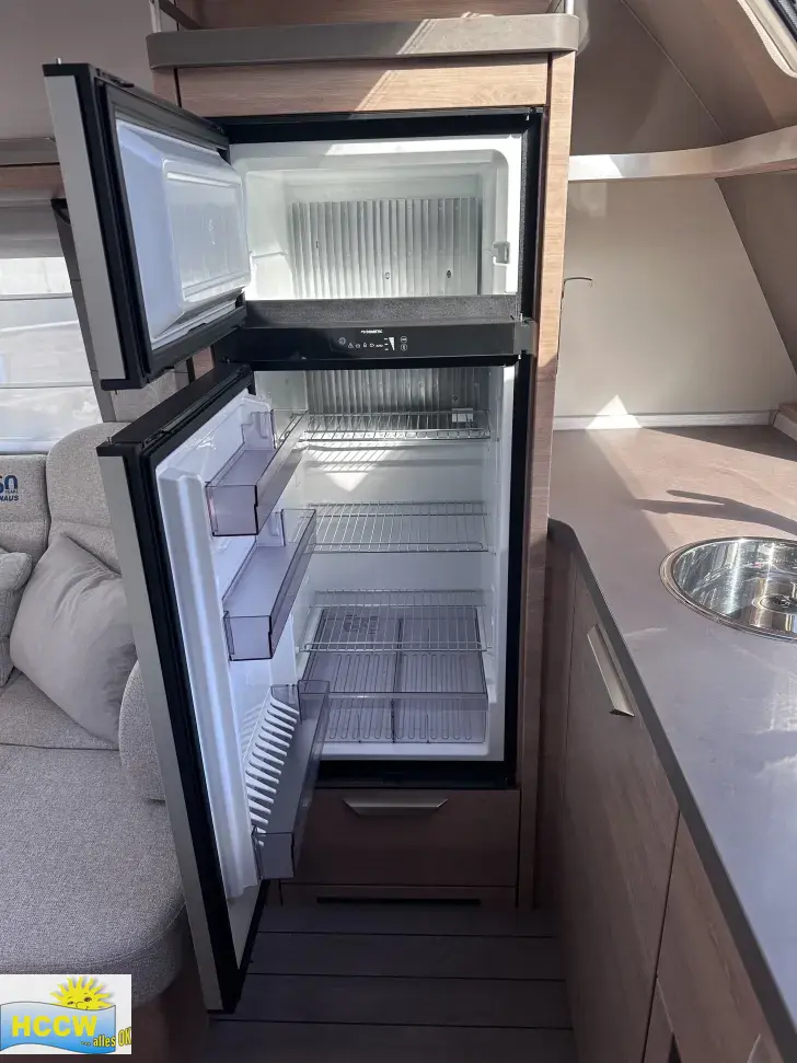 Fahrzeugbild Knaus Südwind 650 PXB 60 YEARS Mover 4x4 , TV, Backofen #17