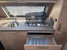 Fahrzeugbild Knaus Südwind 650 PXB 60 YEARS Mover 4x4 , TV, Backofen #18