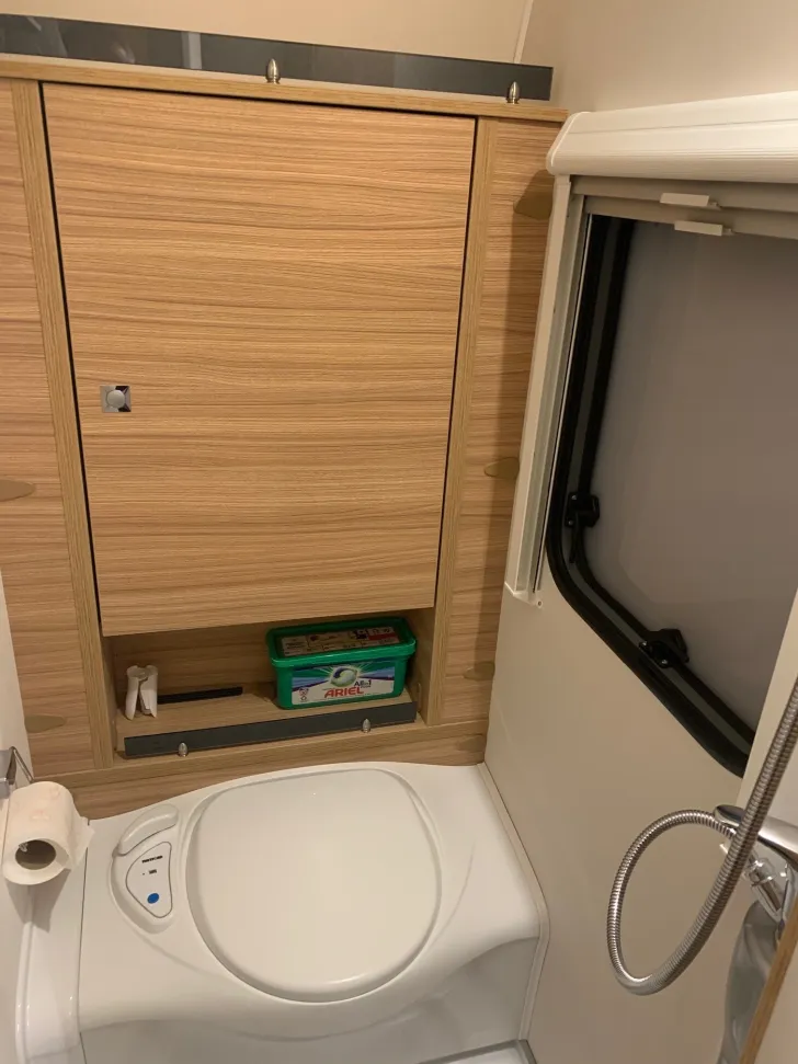 Fahrzeugbild Dethleffs Camper 730 FKR neuwertig #5