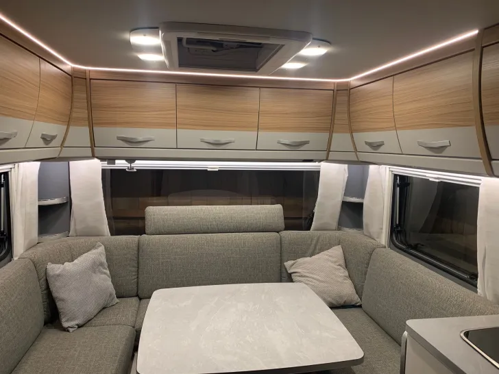 Fahrzeugbild Dethleffs Camper 730 FKR neuwertig #7