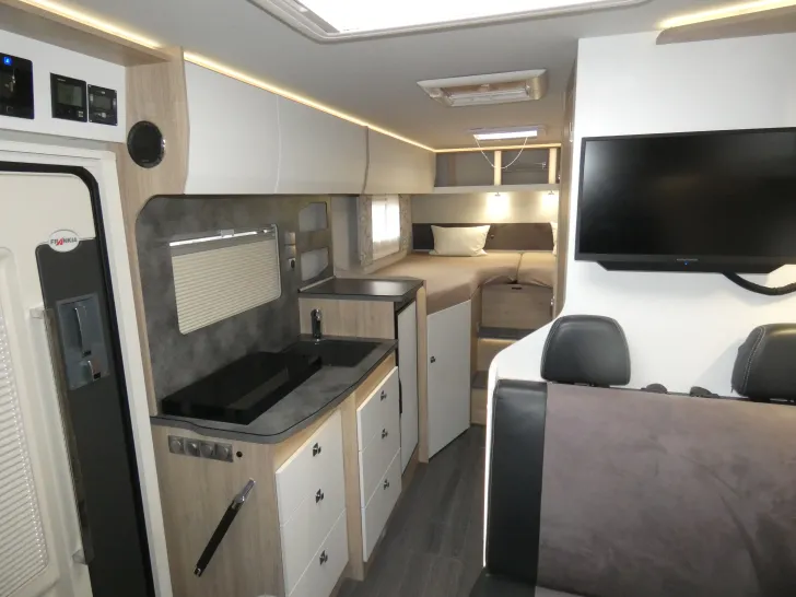 Fahrzeugbild Frankia NEO MT 7 GDK BLACK LINE - Hubstützen, Sat-Twin uvm. #8