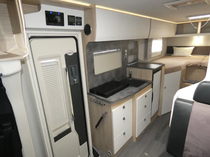 Fahrzeugbild Frankia NEO MT 7 GDK BLACK LINE - Hubstützen, Sat-Twin uvm. #13