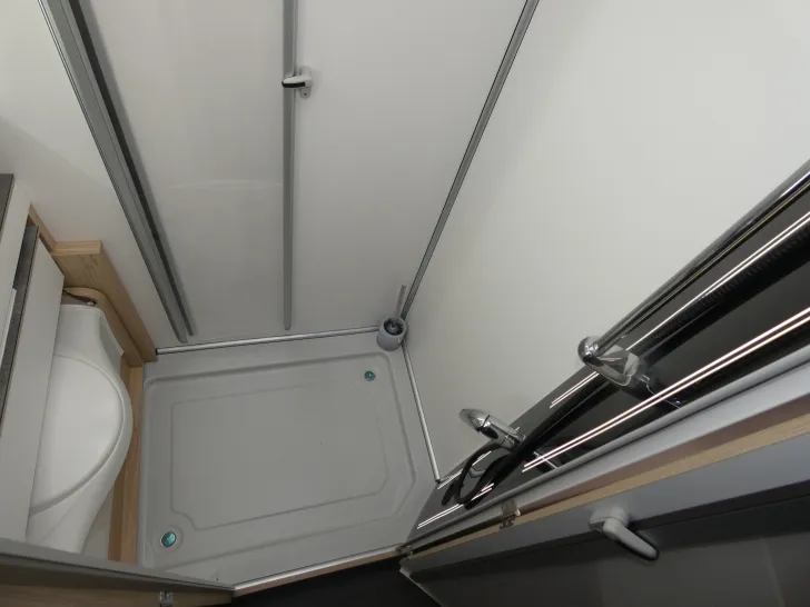 Fahrzeugbild Frankia NEO MT 7 GDK BLACK LINE - Hubstützen, Sat-Twin uvm. #21