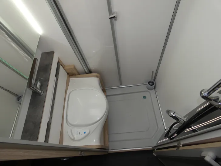 Fahrzeugbild Frankia NEO MT 7 GDK BLACK LINE - Hubstützen, Sat-Twin uvm. #20