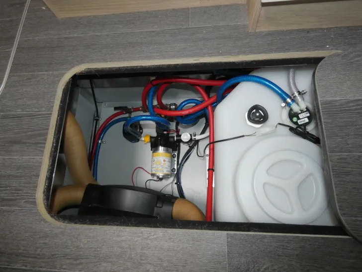 Fahrzeugbild Frankia NEO MT 7 GDK BLACK LINE - Hubstützen, Sat-Twin uvm. #23