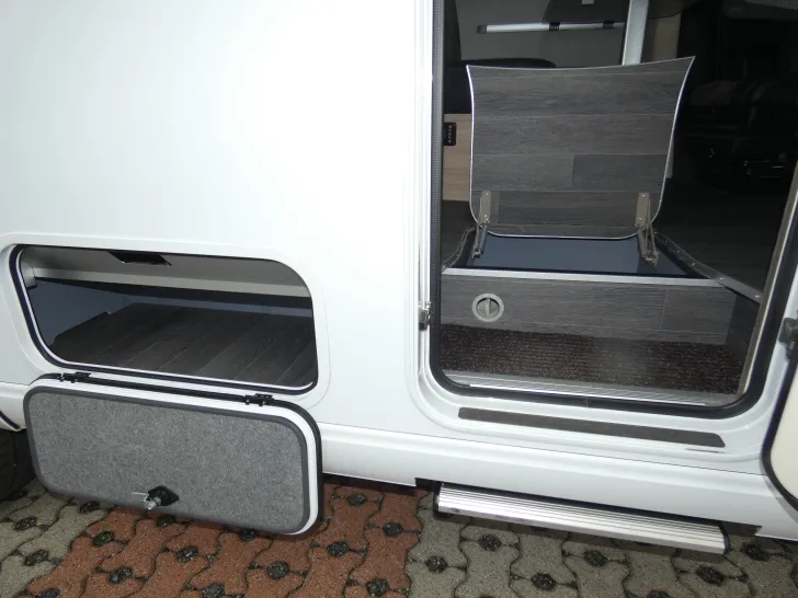 Fahrzeugbild Frankia NEO MT 7 GDK BLACK LINE - Hubstützen, Sat-Twin uvm. #28