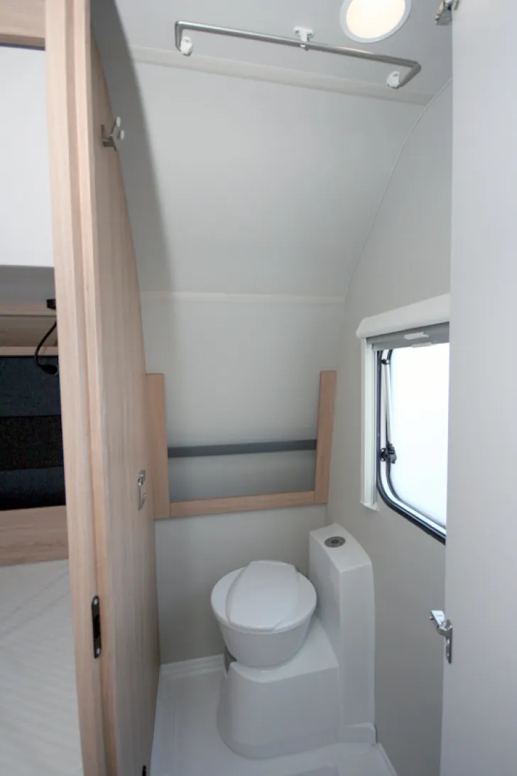 Fahrzeugbild Knaus Sport 450 FU #9