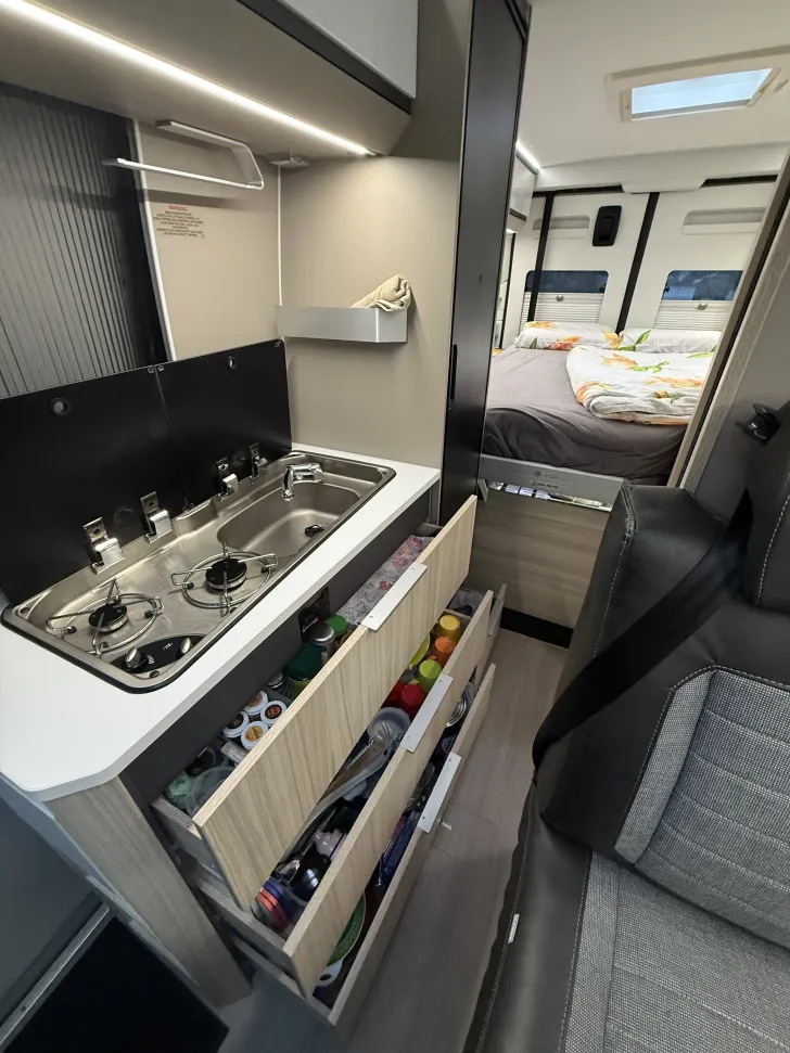 Fahrzeugbild Adria Twin Plus 640 SGX Automatik, 140PS #6